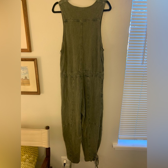 Free People zip up jumpsuit - Picture 3 of 7